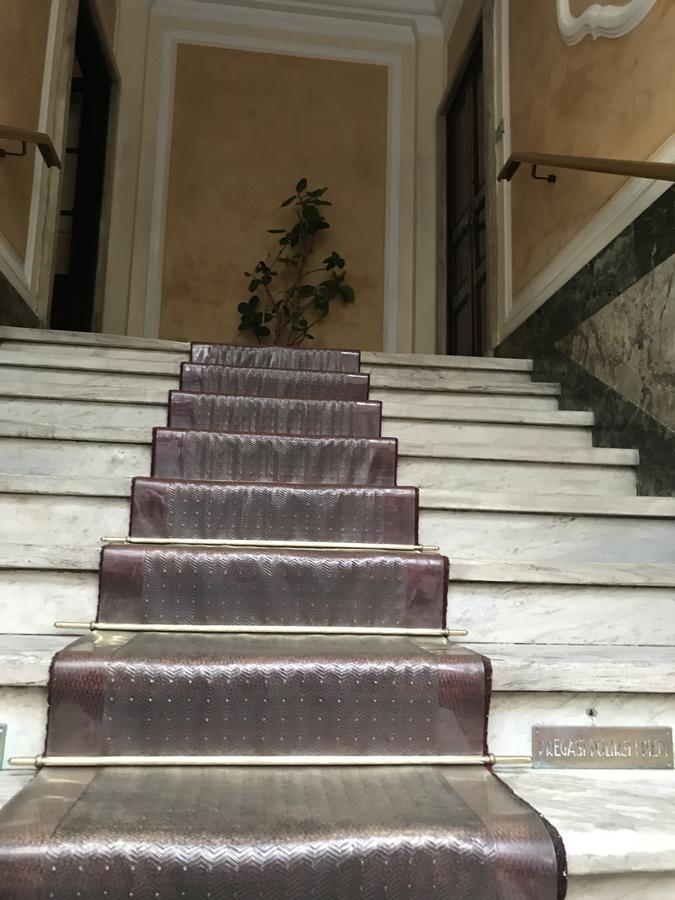 Paris 2* Milán